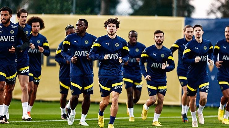 Fenerbahçe, Antalya’daki ilk çalışmasını yaptı